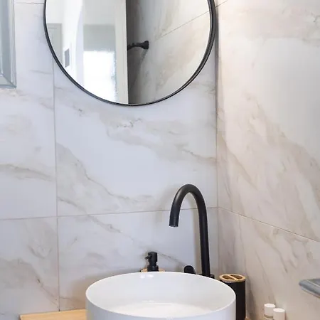 Navi A1 Brand New In Apartment